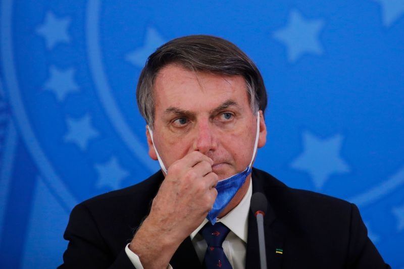 Mais da metade dos brasileiros rejeitam Bolsonaro na gestão da covid-19, diz Datafolha