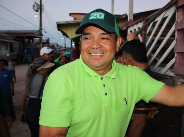 Prefeito de Tapauá tem 10 dias para informar ao MP se empregava parentes no município