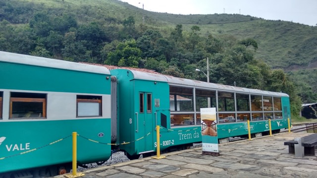 Trem turístico entre Ouro Preto e Mariana completa um ano de desativação