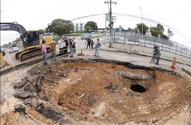 Força-tarefa para revitalizar drenagem na Torquato Tapajós é criada