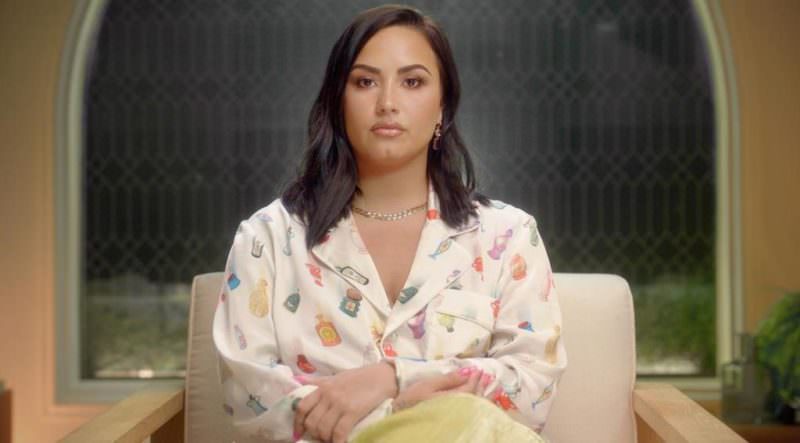 Demi Lovato revela que foi estuprada após sofrer overdose