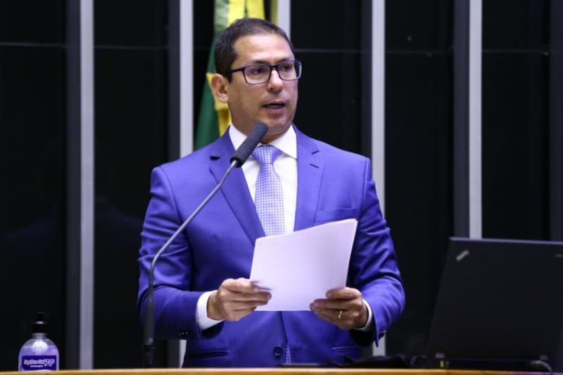 'Eu quero fazer um apelo ao ministro Paulo Guedes, pois isto é uma medida equivocada', disse Ramos