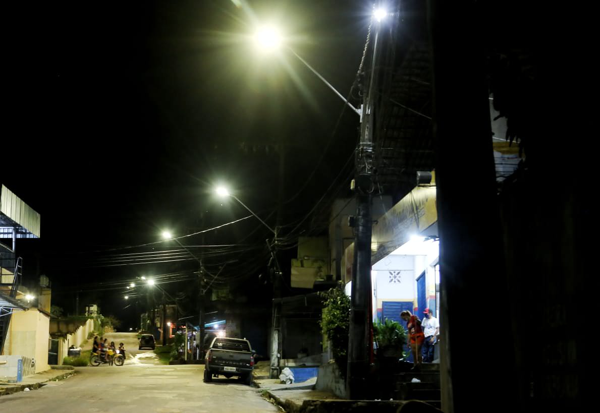 No Amazonas, prefeita quer pagar R$ 1,5 milhão para trocar lâmpadas públicas