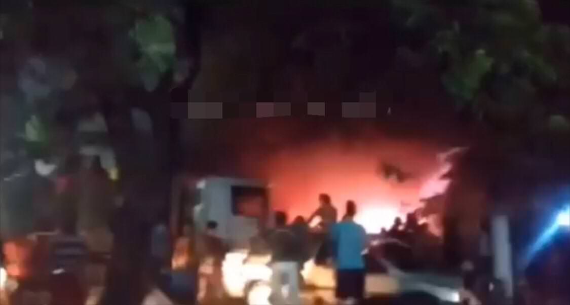 URGENTE: veja o momento em que prédio explode e desespera moradores em Maués