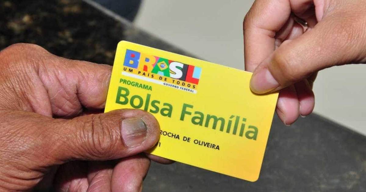 Auxílio Brasil: 14,5 milhões de famílias receberão benefício com cartão do Bolsa Família