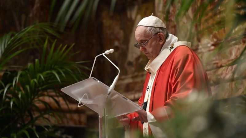 'Jesus está nos rejeitados', diz papa Francisco na Missa de Ramos