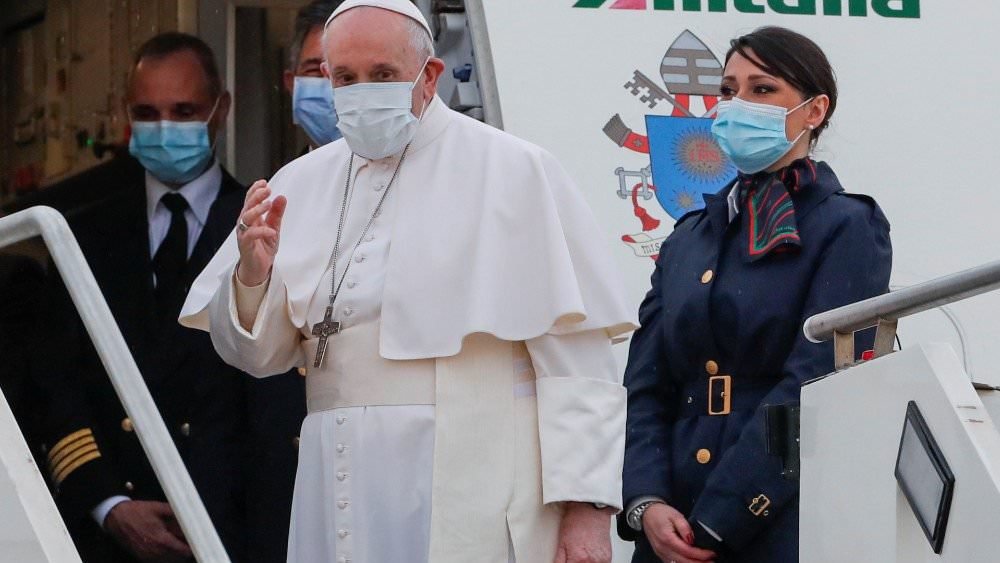 Sob forte esquema de segurança, papa Francisco visita Iraque