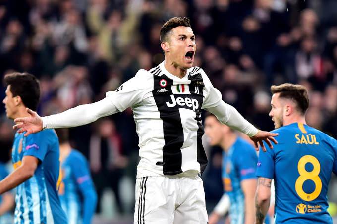 Pressionado, Cristiano Ronaldo faz três gols em vitória da Juventus