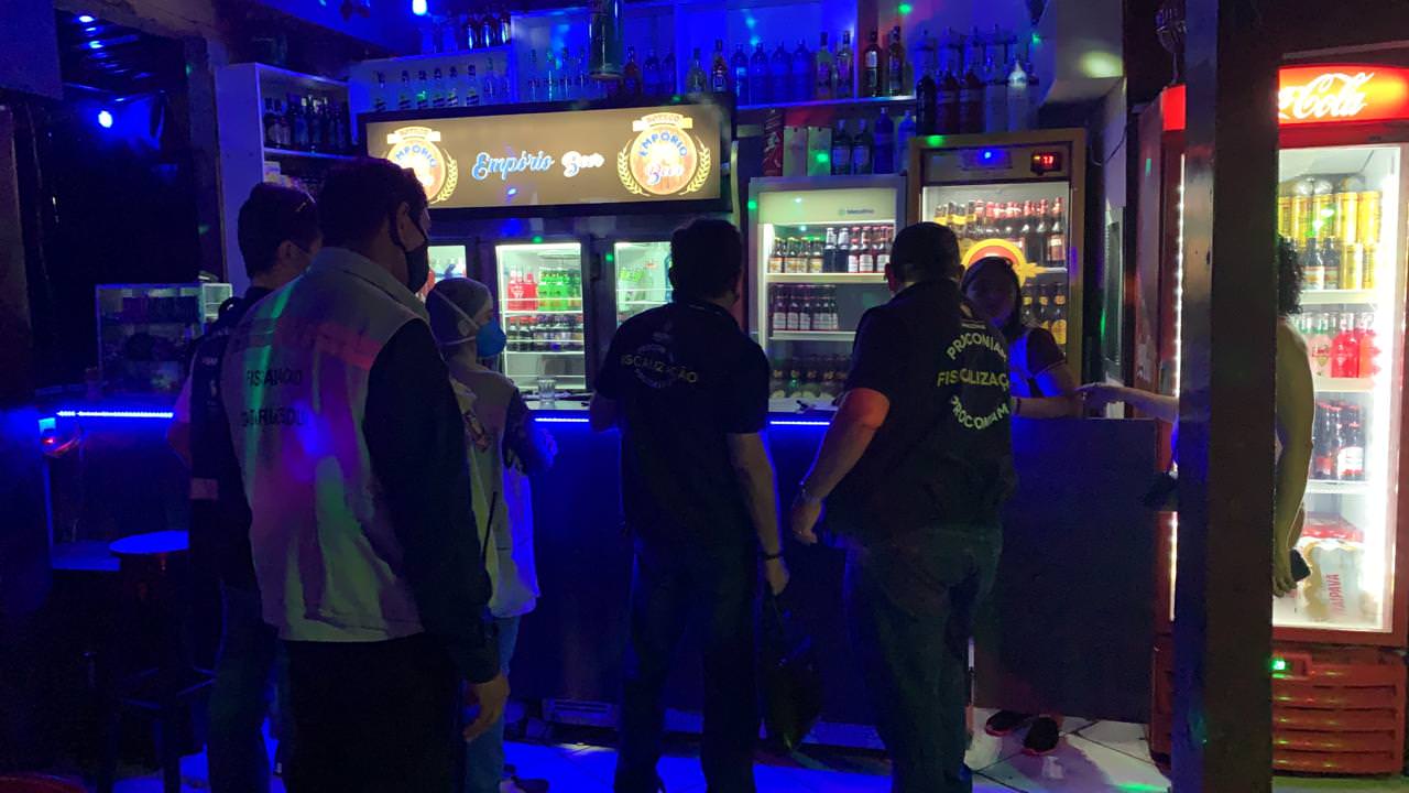 Fim de festa: 32 bares são fechados por descumprir medidas de prevenção da Covid-19 em Manaus