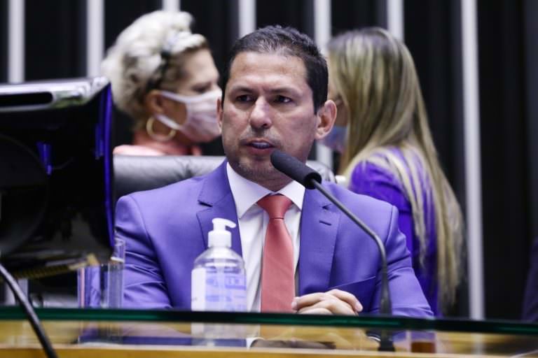 Marcelo Ramos torce por novo ministro da Saúde, pois se der errado custará vidas