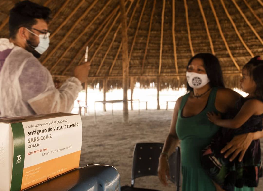Índios do Xingu deixam de receber 320 doses da Coronavac por descuido na temperatura