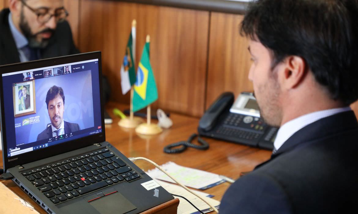 Brasil terá 5G em 20 pontos do país neste ano, diz Fábio Faria