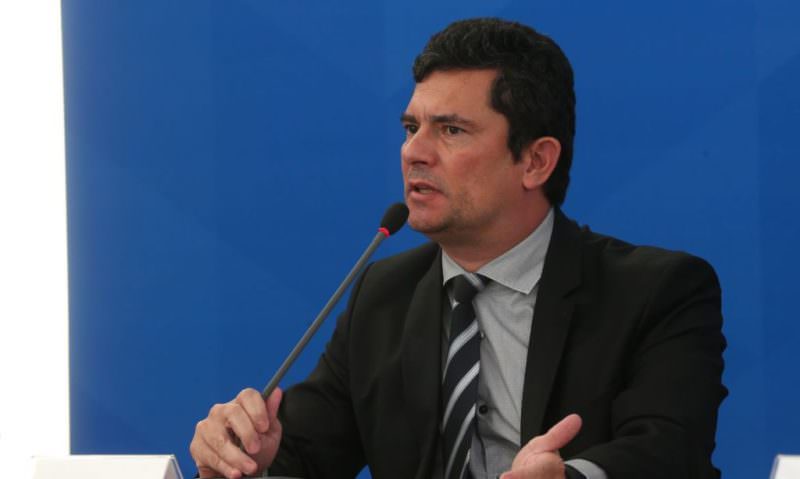 Pagamentos de empresa investigada por contratar Sergio Moro são suspensos pelo TCU