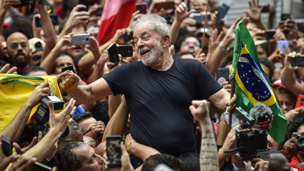 Ministros do STF apostam em Lula liberado para eleição em 2022