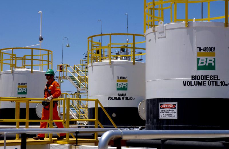 Petrobras descarta congelamento de preços dos combustíveis
