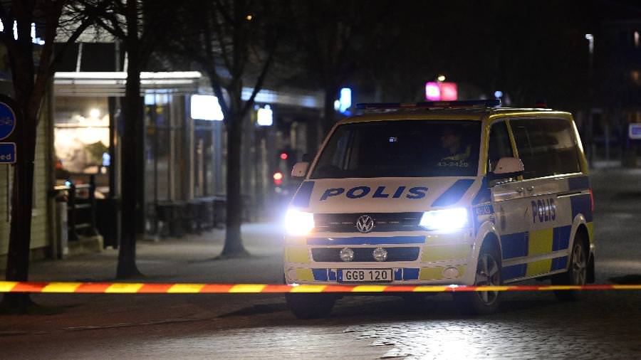 Ataque com faca deixa feridos na Suécia e polícia suspeita de terrorismo