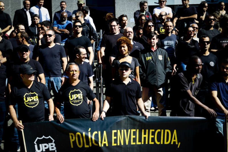 Policiais rodoviários federais fazem protesto contra Bolsonaro