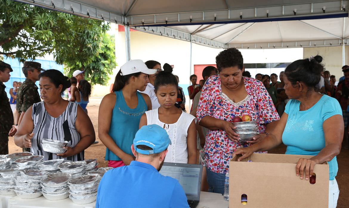 Programa da ONU ajuda venezuelanas a refazer a vida no Brasil