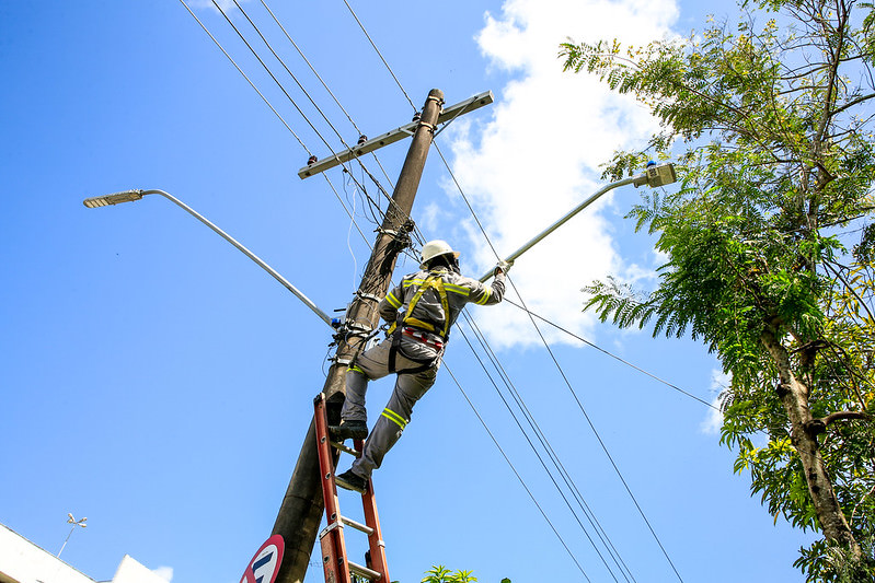 Em apenas dois meses, programa Ilumina Manaus implanta 7,2 mil lâmpadas LED