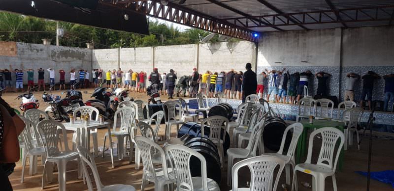 Festa clandestina com mais de 150 pessoas é encerrada em Coari