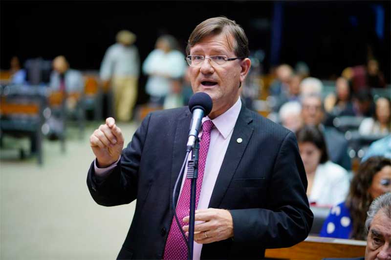 José Ricardo critica artigo da PEC Emergencial que congela salários de servidores públicos