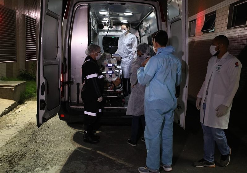 Mais um paciente vindo de Rondônia chega a Manaus para tratamento da covid-19