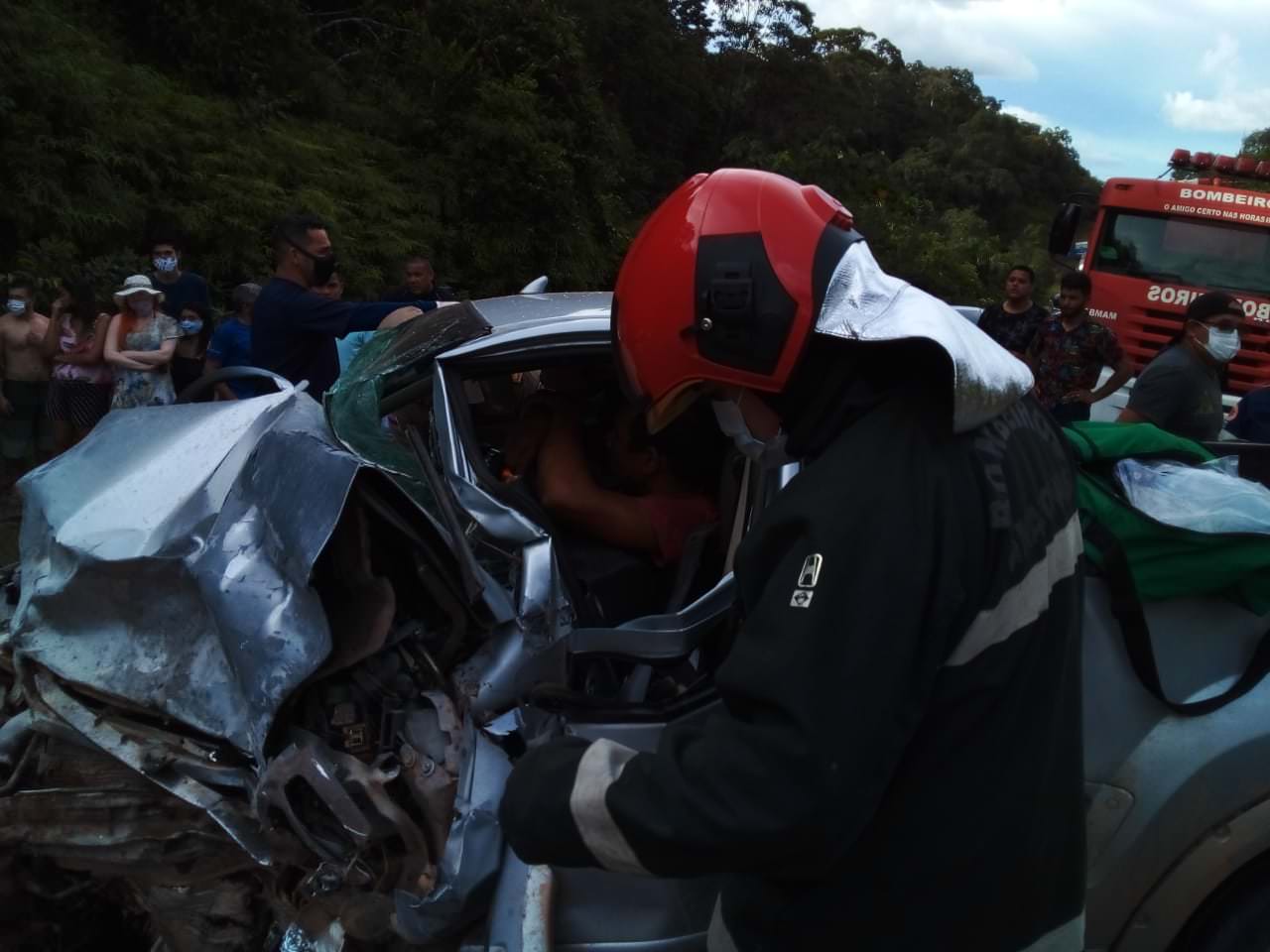 Ultrapassagem perigosa causa colisão e deixa um morto e três feridos na BR-174