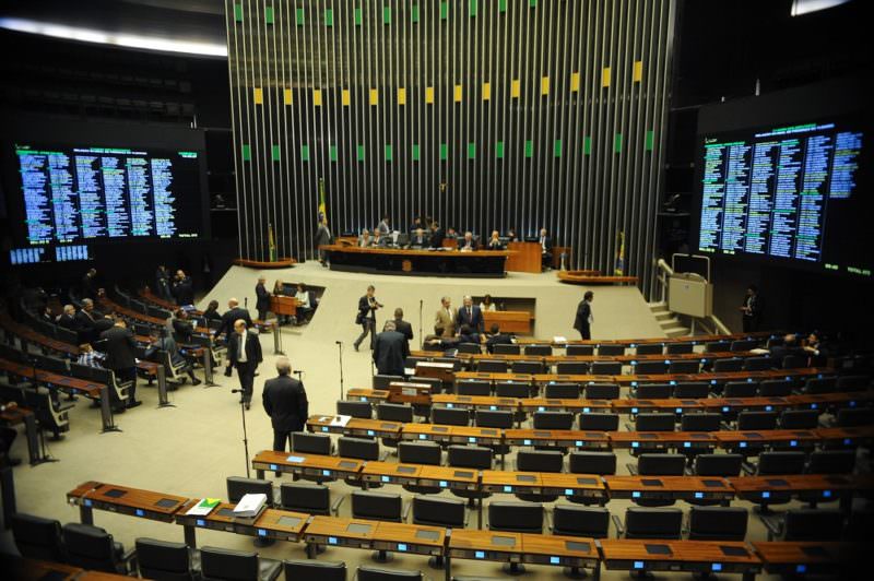 Câmara pode votar nesta quarta prorrogação do prazo do IR
