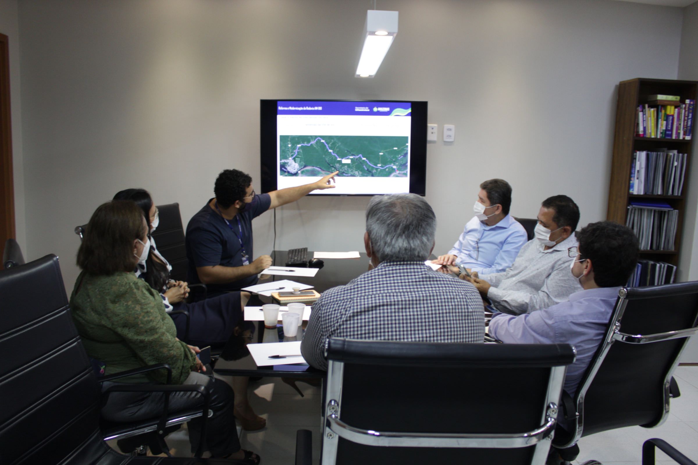 Prefeitos do interior participam de reunião para debater reforma da AM-010