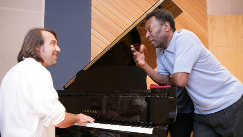 Novo documentário da HBO tem Sérgio Mendes cantando com Pelé
