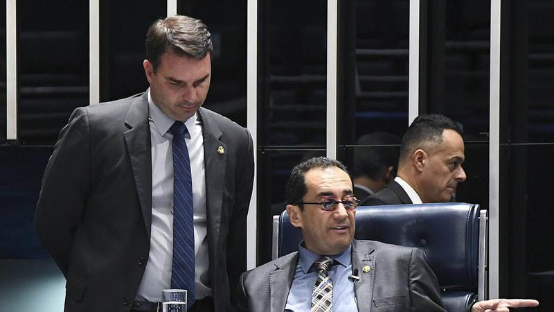 Senado: Flávio Bolsonaro representa contra Kajuru no Conselho de Ética