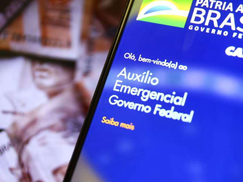 Caixa paga 3ª parcela do auxílio emergencial para nascidos em abril