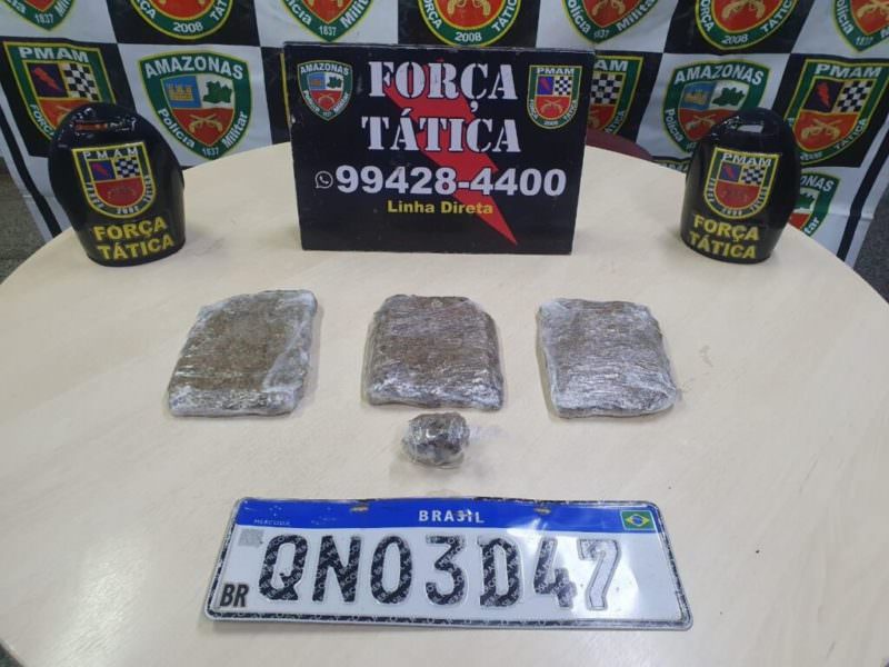 Porções de maconha são apreendidas dentro de veículo em Manaus
