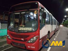 Em Manaus, cinco ônibus são alvos de assaltos violentos na noite desta quarta