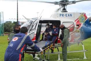 Homem é picado por cobra venenosa enquanto capinava em Manaus
