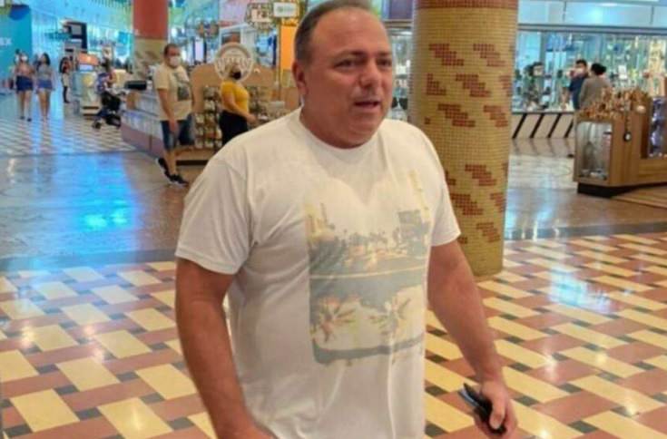 Manauara Shopping pede desculpas por deixar Pazuello entrar sem máscara