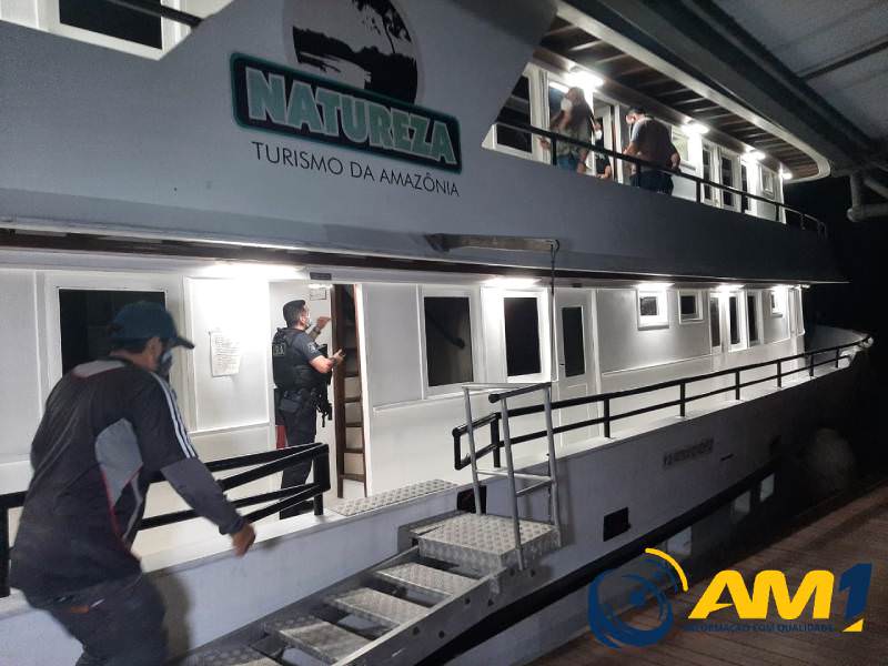 'Festeiros' que participaram de rave em barco de luxo vão responder em liberdade