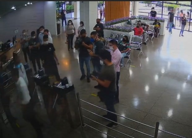 Deputado Kim Kataguiri e Mamãe Falei 'invadem' hospital, diz governo de SP