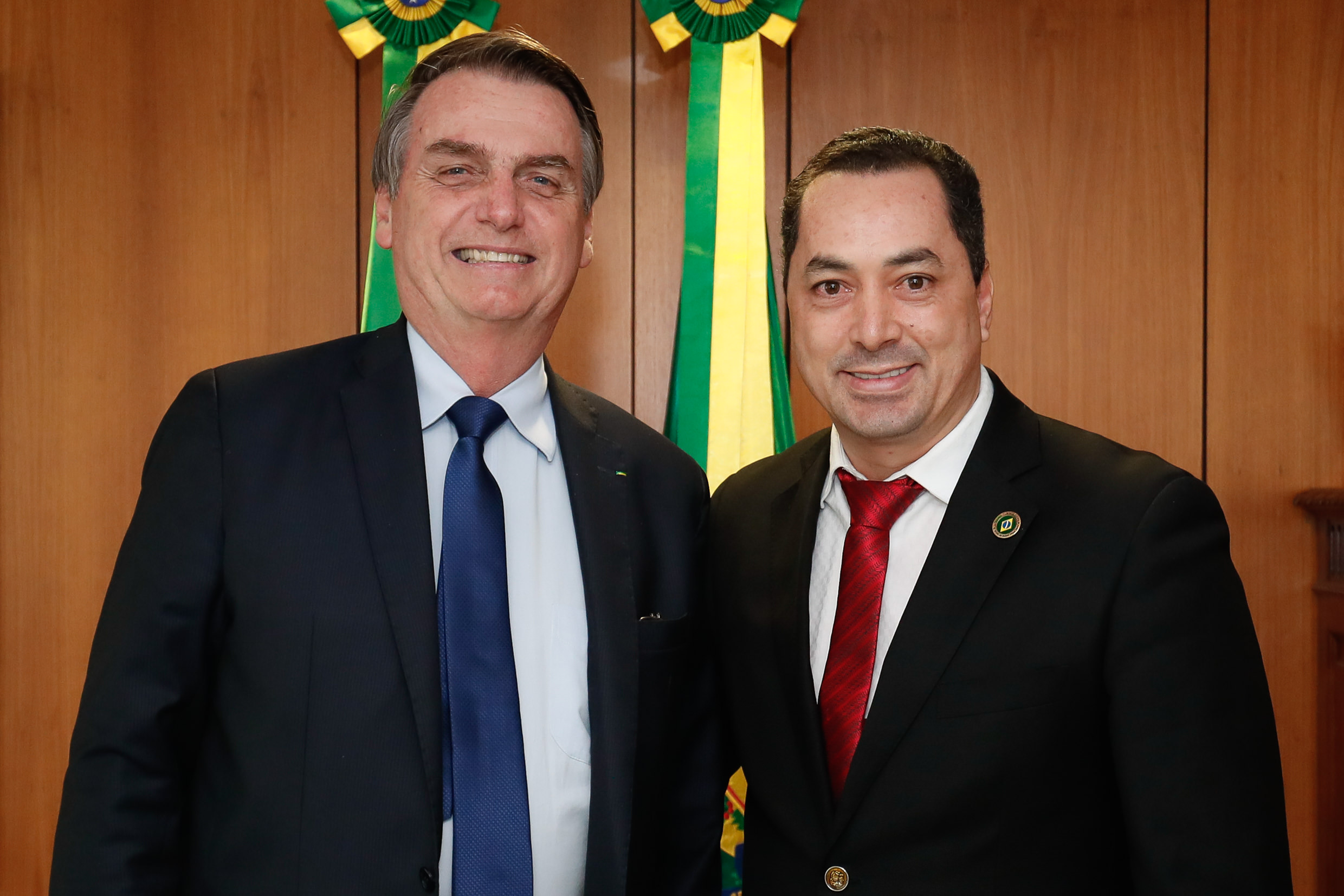 Empresário que organizou almoço entre sertanejos e Bolsonaro está intubado