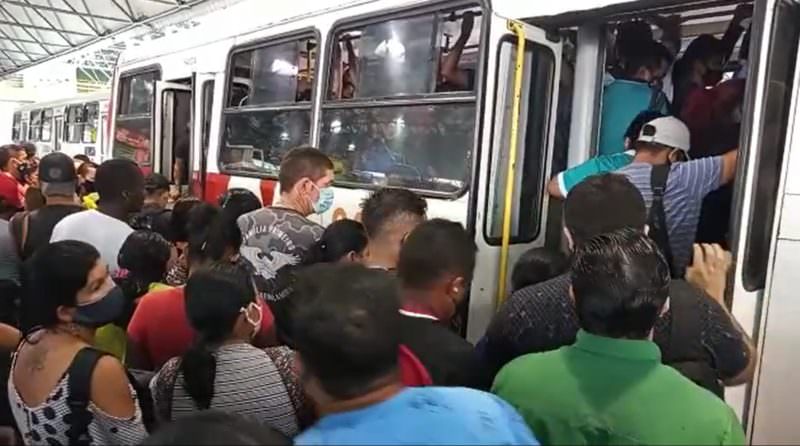 aglomerações ônibus greve