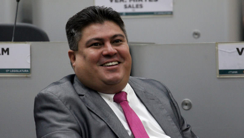 David Reis dispensa licitação para contratar empresa de Brasília por quase R$ 1 milhão
