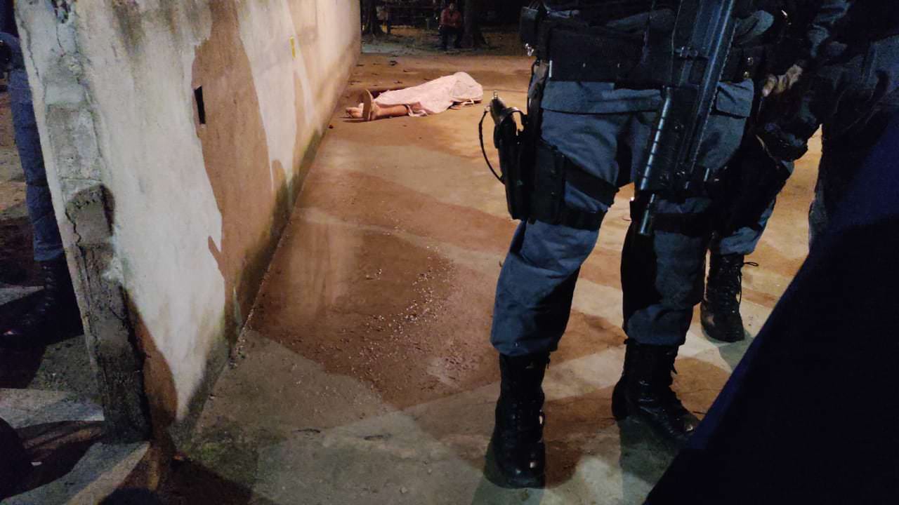 Pistoleiros a pé executam ex-presidiário a tiros no Parque São Pedro