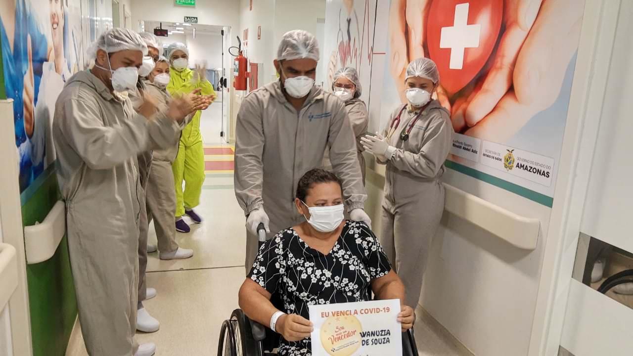 Vencedora! Mais uma paciente, vítima de Covid 19, trazida de Rondônia ganha alta