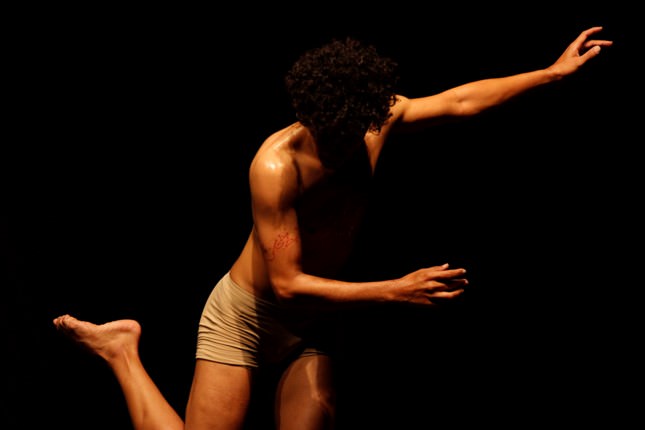 Artista baiano Clênio Magalhães oferece oficina online de dança contemporânea