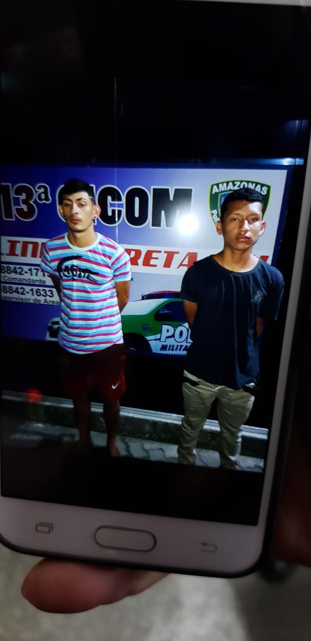 Dois jovens são presos após assaltarem ônibus em Manaus
