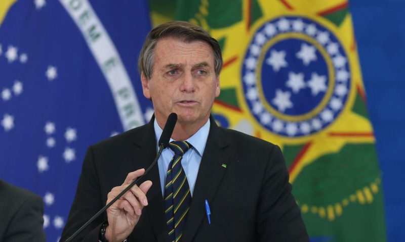 Bolsonaro comemora quase 1 milhão de empregos criados em 2021
