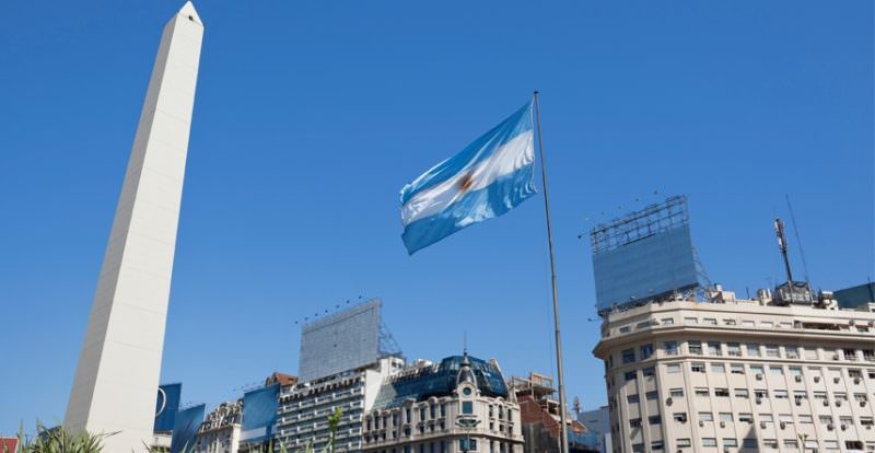 Argentina reabre fronteiras aéreas para turistas brasileiros
