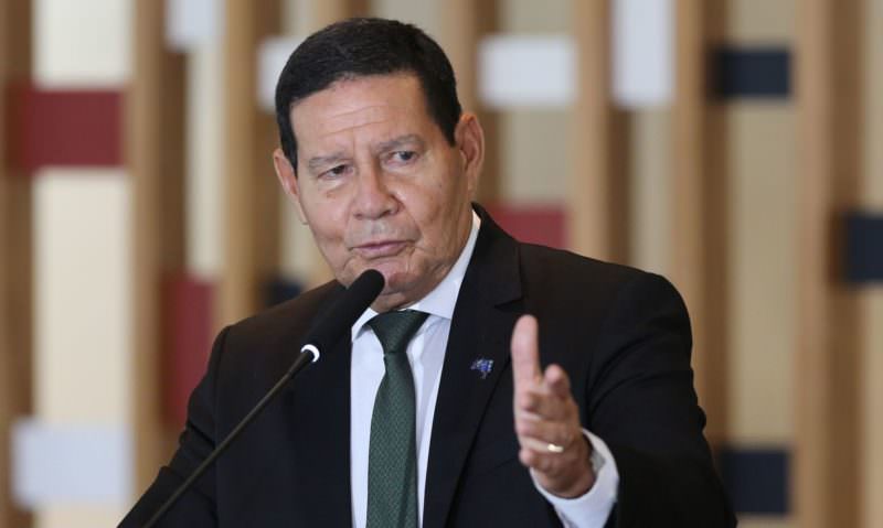 ‘Não vejo problema’, afirma Mourão sobre voto impresso em 2022
