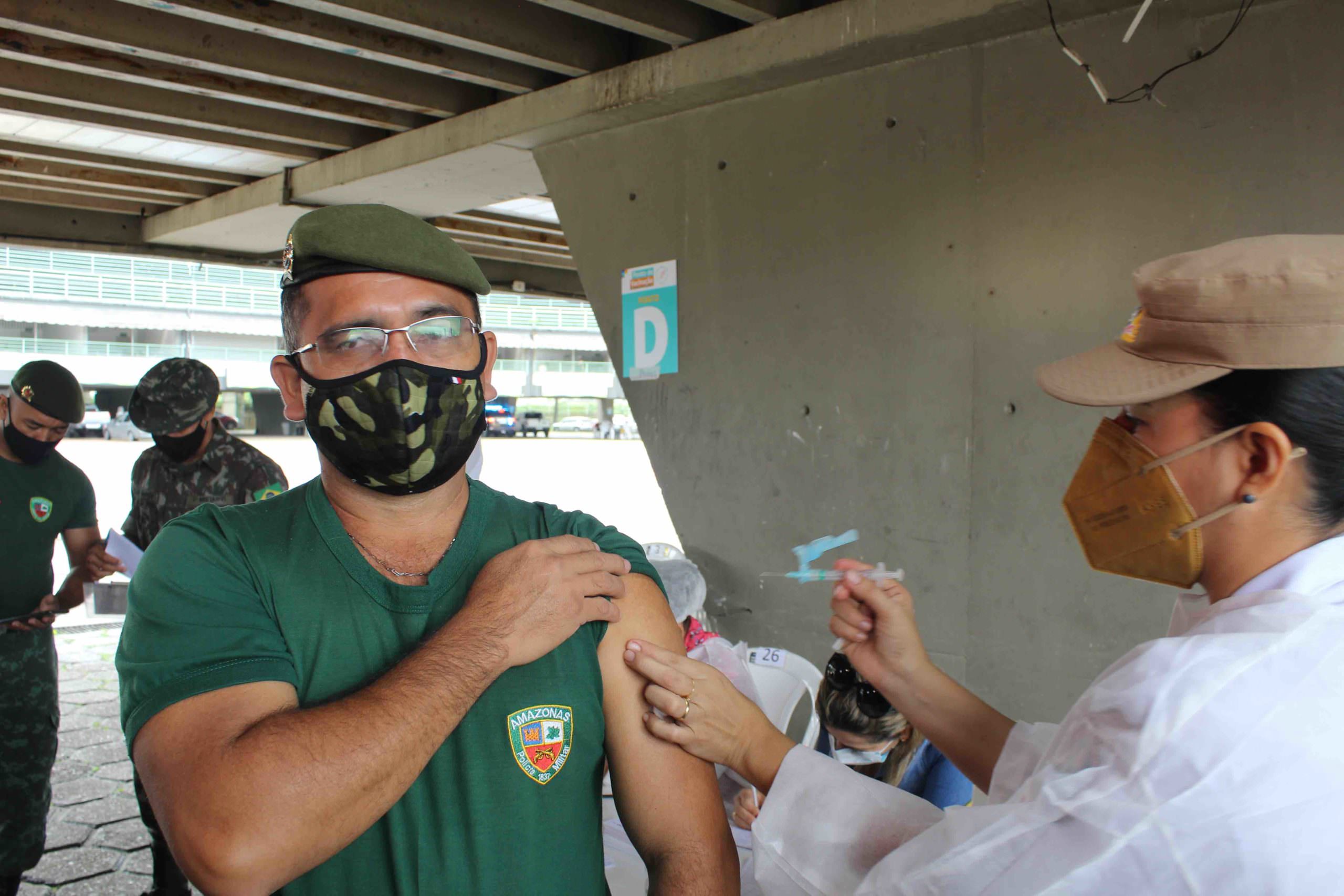 Covid: vacinação atinge 67% da meta em profissionais da segurança pública no AM