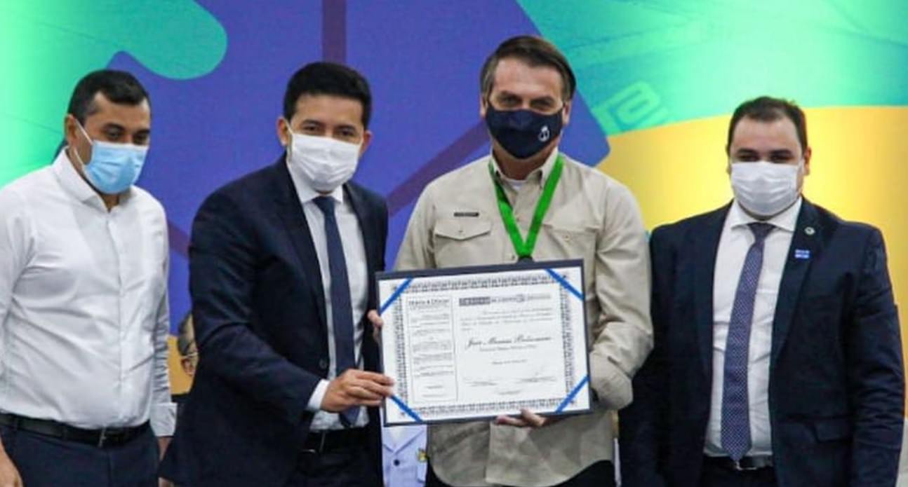Agora é oficial: Bolsonaro é Cidadão do Amazonas diplomado